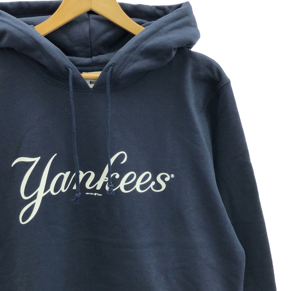 [新] AWAKE NY / Awake New York | ×NEW ERA / ×洋基 / 標誌印花連帽派克大衣 | L |海軍 |男士