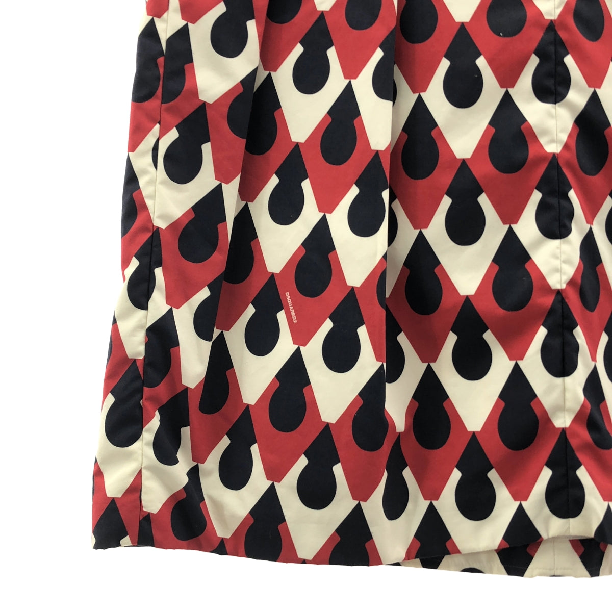 DSQUARED2 / ディースクエアード | 総柄 ロゴプレート プリーツ スカート | 40 | レディース