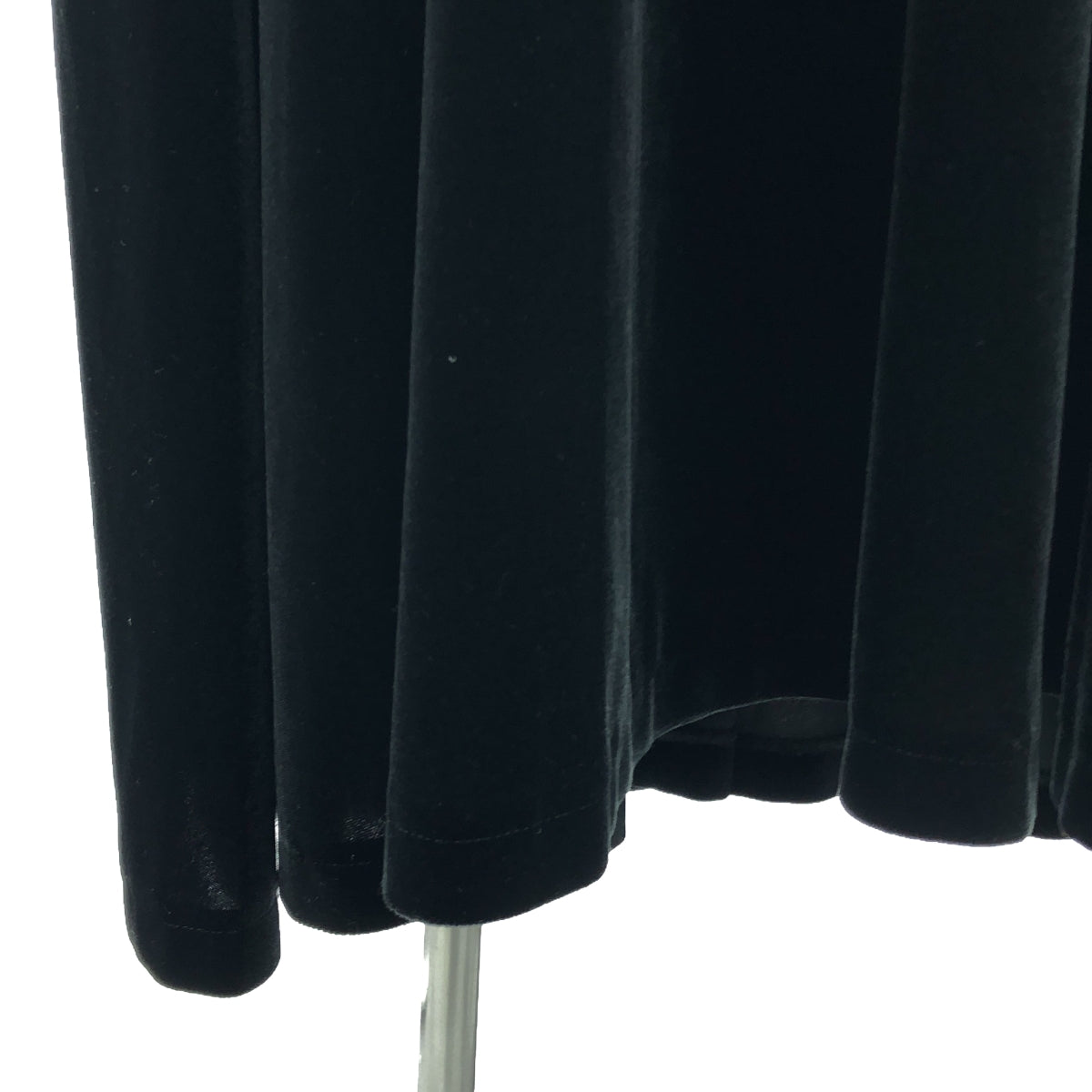 foufou / 푸후 | no-sleeve velour one piece 민소매 벨벳 원피스 | 1 |