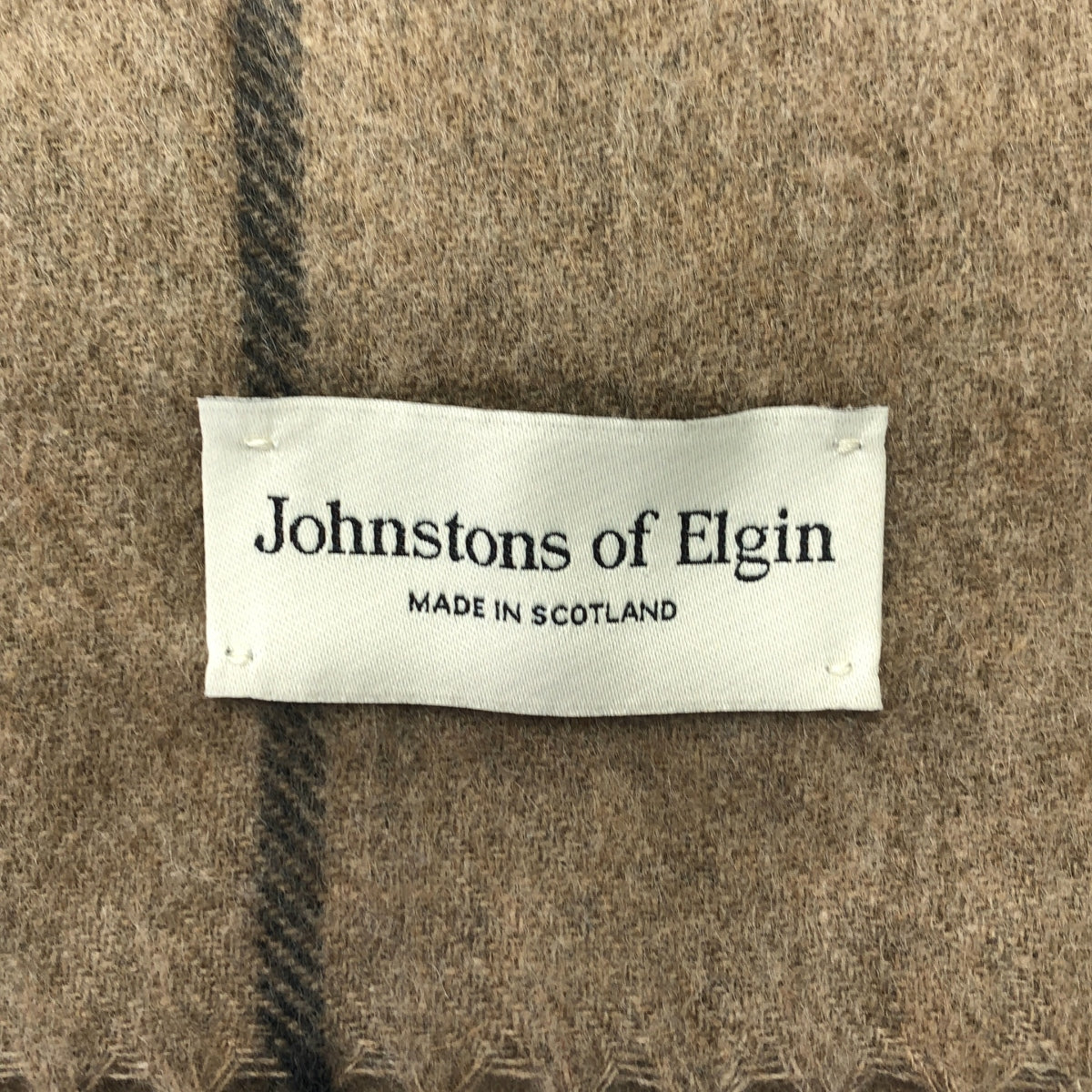 [狀況極佳] JOHNSTONS OF ELGIN 羊絨格紋流蘇圍巾 | 多色 | 女款