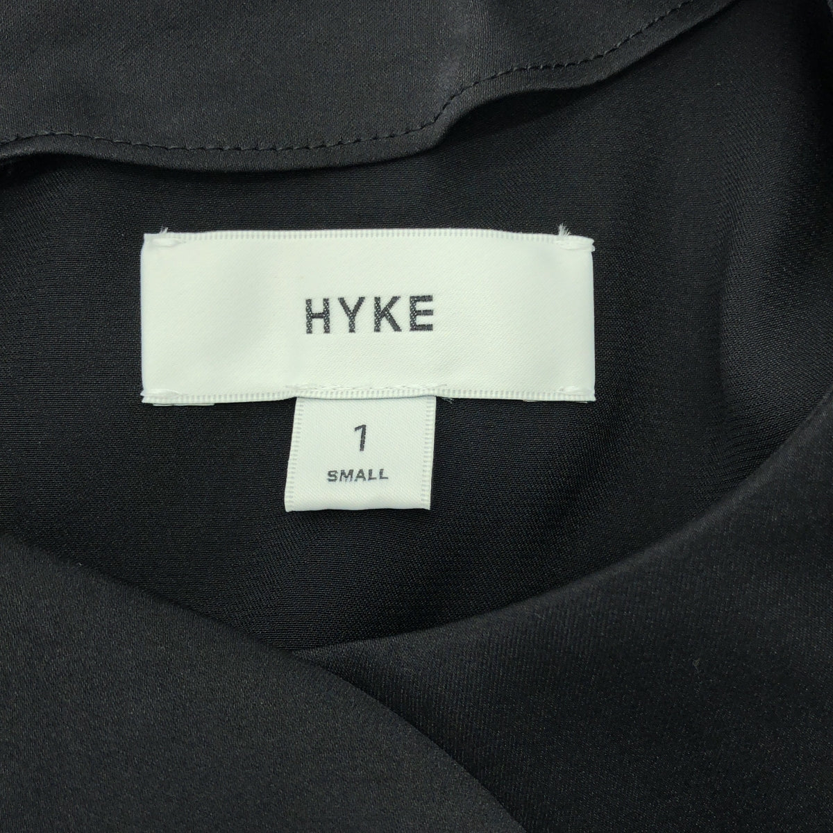 [狀況良好] HYKE | 2024SS | 緞面襯衫 | 1 | 黑色 | 女款