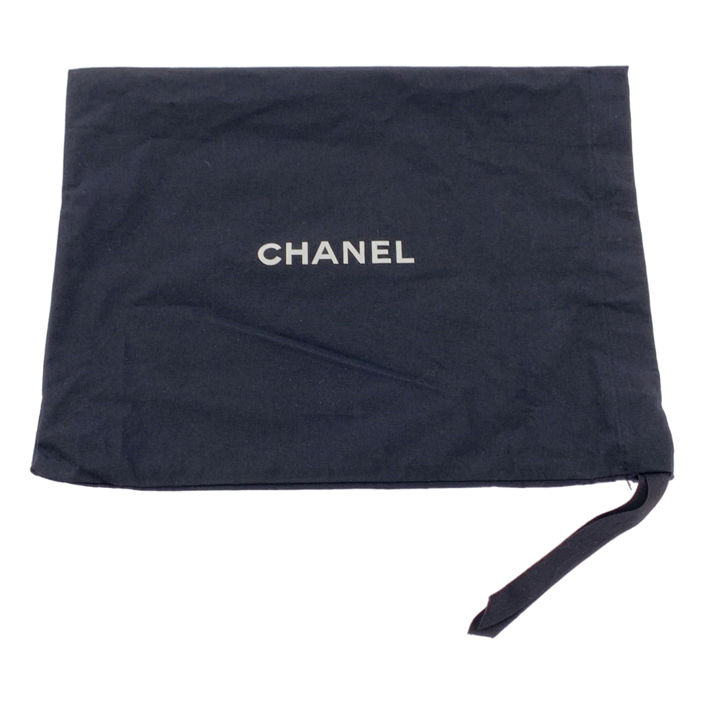 CHANEL | 魚子醬與粒面小牛皮小保齡球包 |