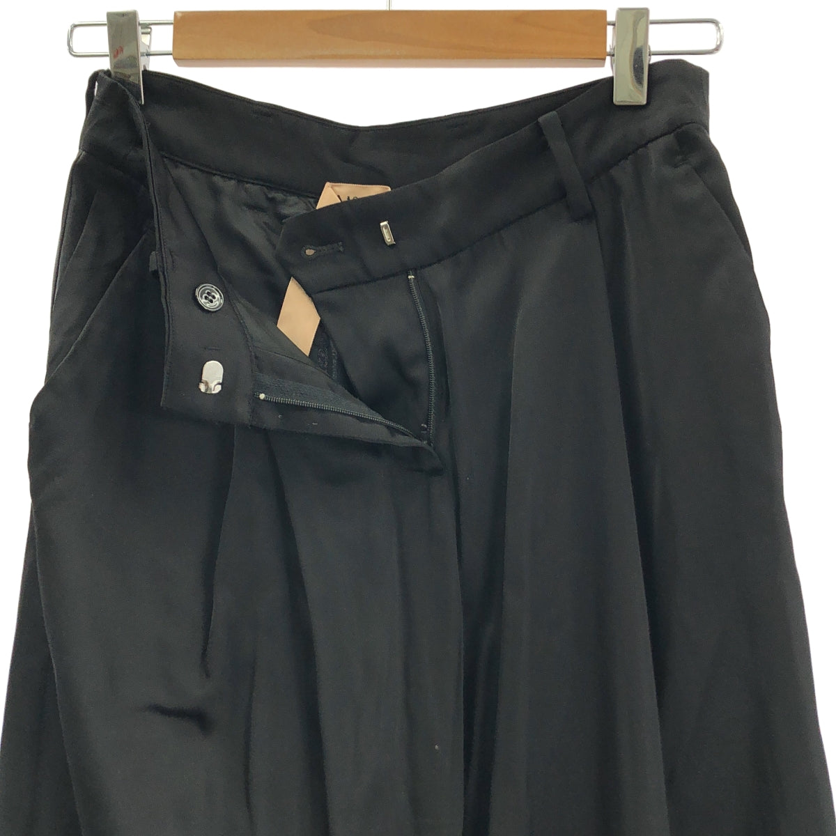 N°21 / ヌメロヴェントゥーノ | レーヨン サテン スラックス | 36 | レディース