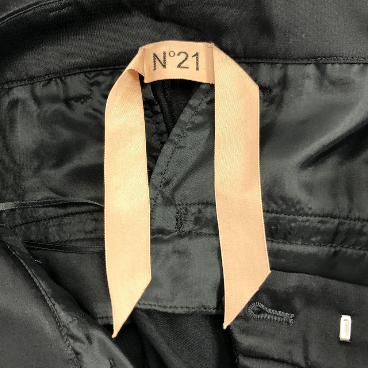 N°21 / ヌメロヴェントゥーノ | レーヨン サテン スラックス | 36 | レディース