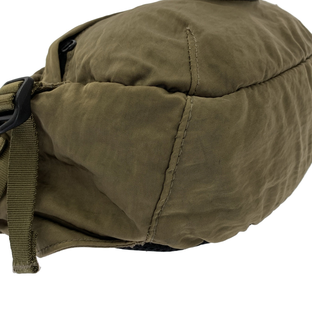 CP COMPANY / 씨피 컴퍼니 | 멀티 필라멘트 나일론 바디 숄더백 |