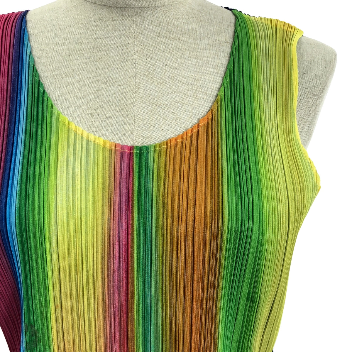 PLEATS PLEASE ISSEY MIYAKE | 彩虹無袖套頭衫 | 3碼 | 多色 | 女款
