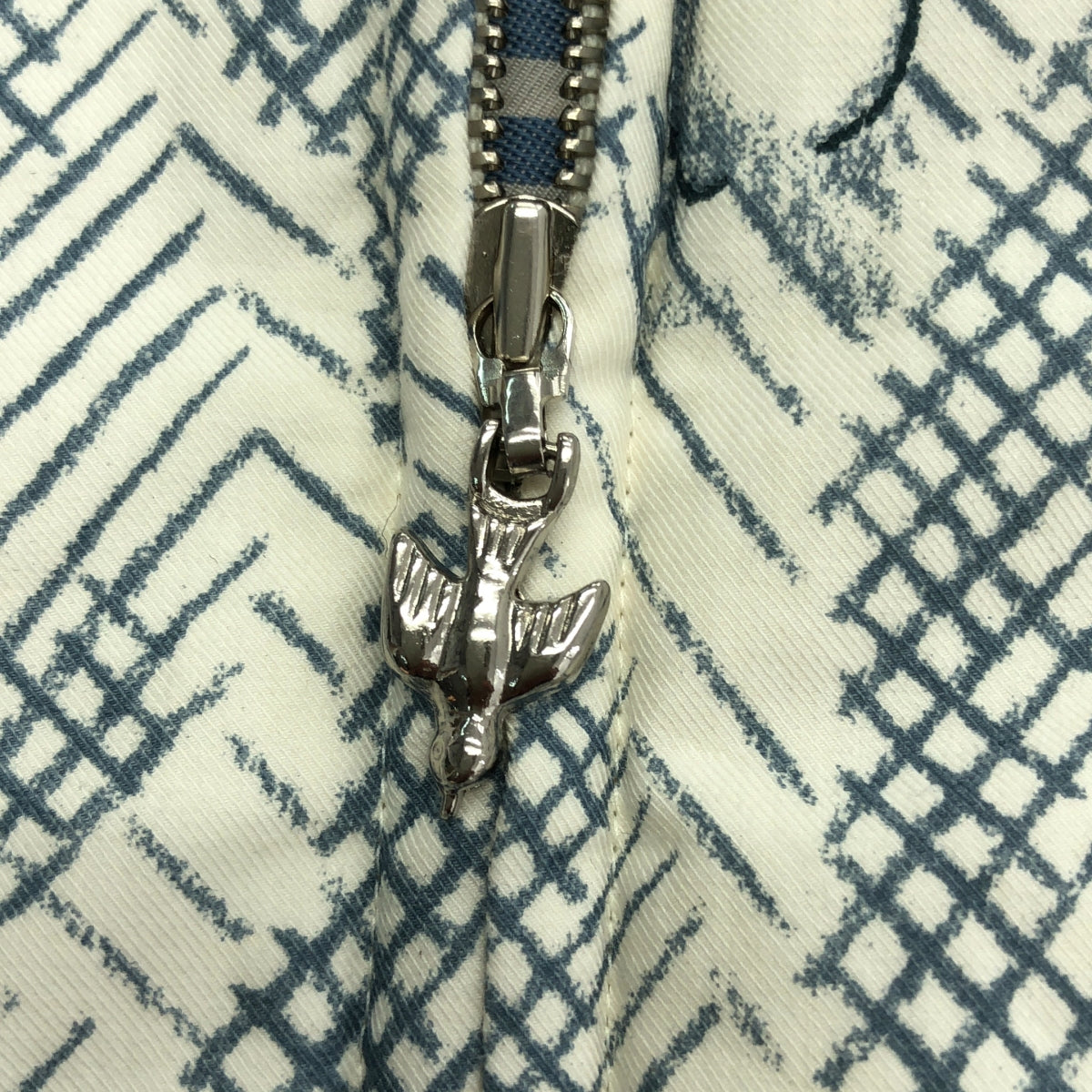 【美品】  mina perhonen / ミナペルホネン | 2023AW | Iumiukko ルミウッコ / 総柄 サイドジップスリット ブルゾン | 36 | ホワイト / ブルー | レディース