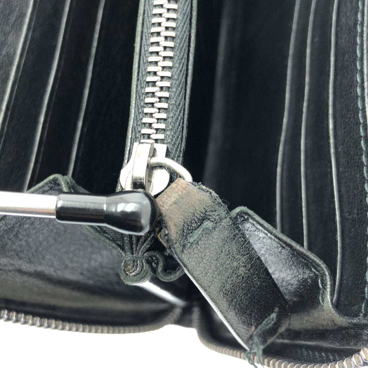JIMMY CHOO / ジミーチュウ | レザー スタッズ レインボー ラウンドジップ  ウォレット 長財布 / ユニセックス | ブラック | メンズ