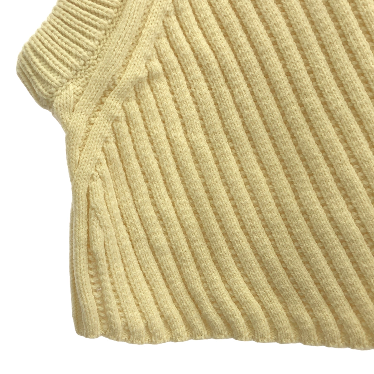 【美品】  ONICA / オニカ | Merino Vest / メリノウール 陶釦付きニット ベスト | F | アイボリー | レディース