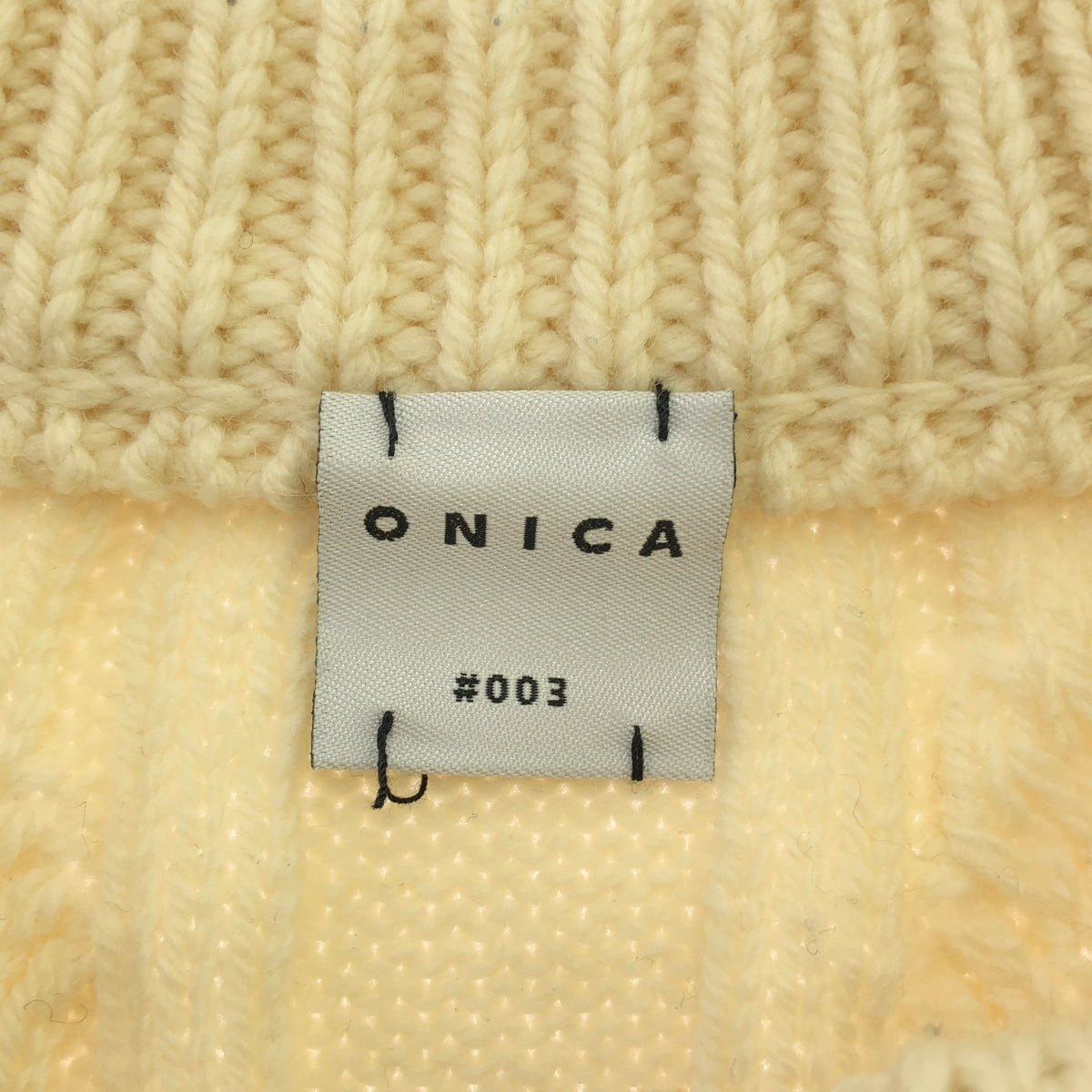 【美品】  ONICA / オニカ | Merino Vest / メリノウール 陶釦付きニット ベスト | F | アイボリー | レディース