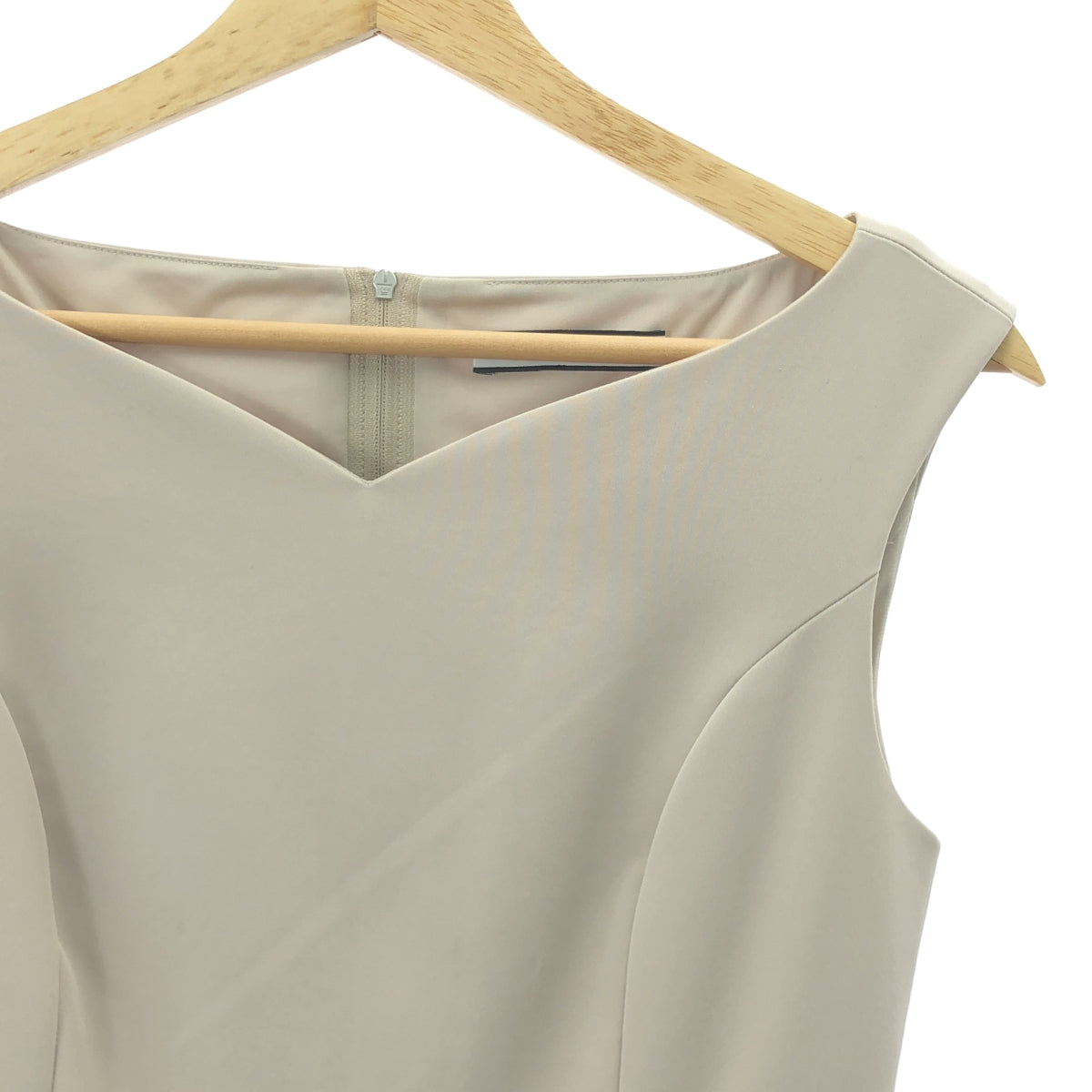 [狀況極佳] FOXEY NEW YORK | 無袖三醋酸纖維洋裝 | 尺寸 40 | 灰褐色 | 女款