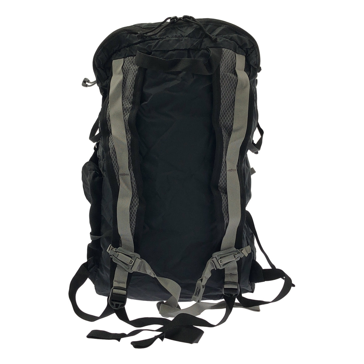 神秘牧場 | 進出 19 背包 |