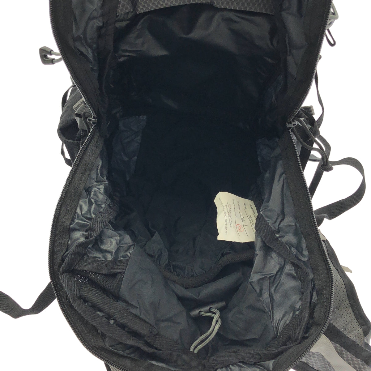 神秘牧場 | 進出 19 背包 |