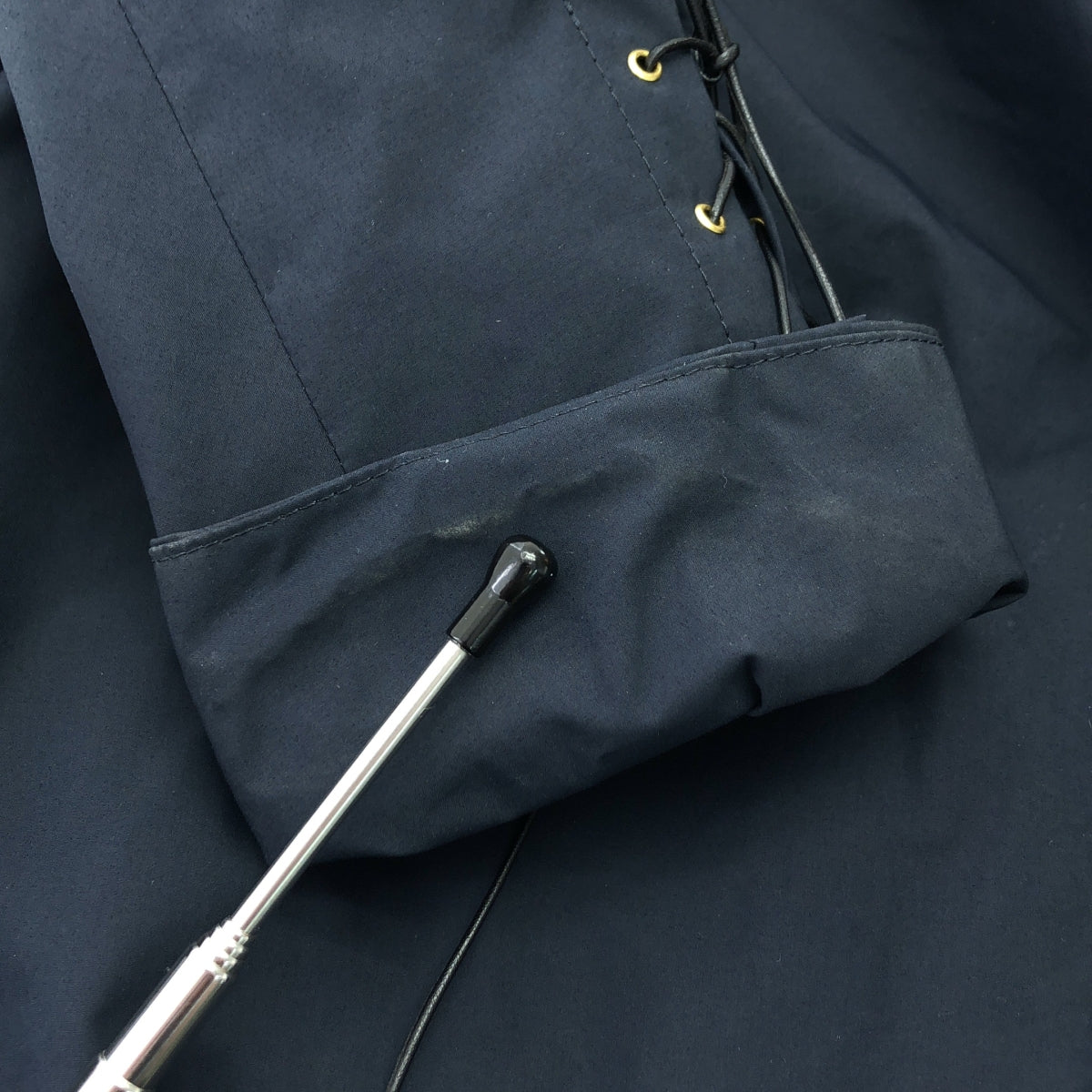 Mame Kurogouchi / マメクロゴウチ | スリーブ レースアップ トレンチコート | 1 | ネイビー | レディース