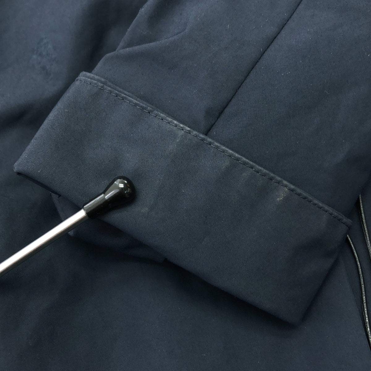 Mame Kurogouchi　レースアップトレンチコート Mame Kurogouchi / マメクロゴウチ | スリーブ レースアップ