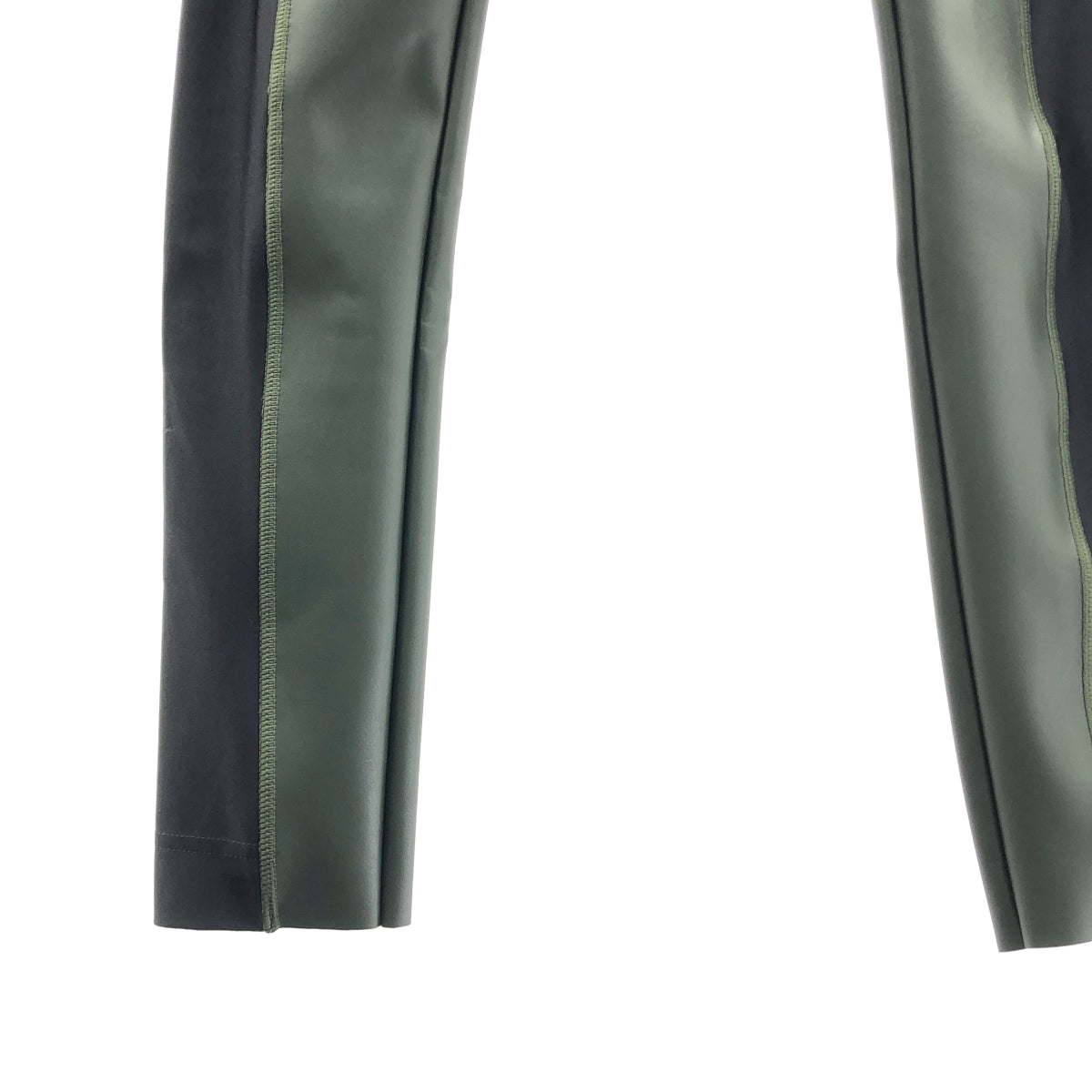 sacai / 사카이 | 가짜 가죽 레깅스 바지 | 1 | 블랙 / 카키 | 여성