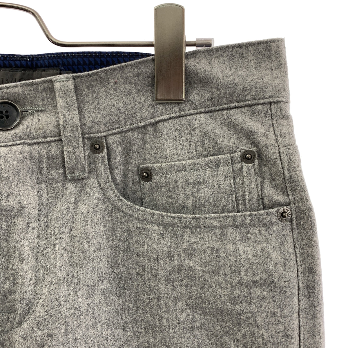 SIVIGLIA / シビリア | ウール ロゴレザーパッチ スラックス パンツ | 29 | メンズ