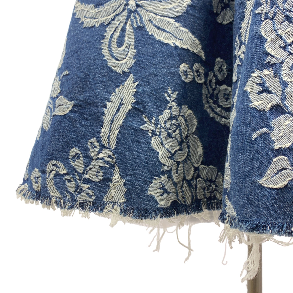 [近乎全新] JUNYA WATANABE COMME des GARÇONS | 2019 春夏 | 刺繡薄紗層疊剪裁蓬鬆洋裝 | XS | 靛藍 | 女款