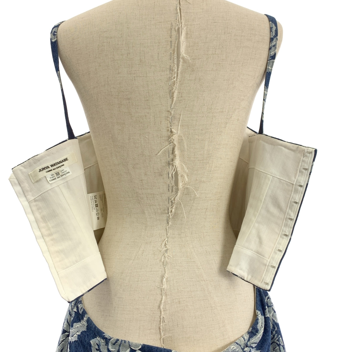 [近乎全新] JUNYA WATANABE COMME des GARÇONS | 2019 春夏 | 刺繡薄紗層疊剪裁蓬鬆洋裝 | XS | 靛藍 | 女款