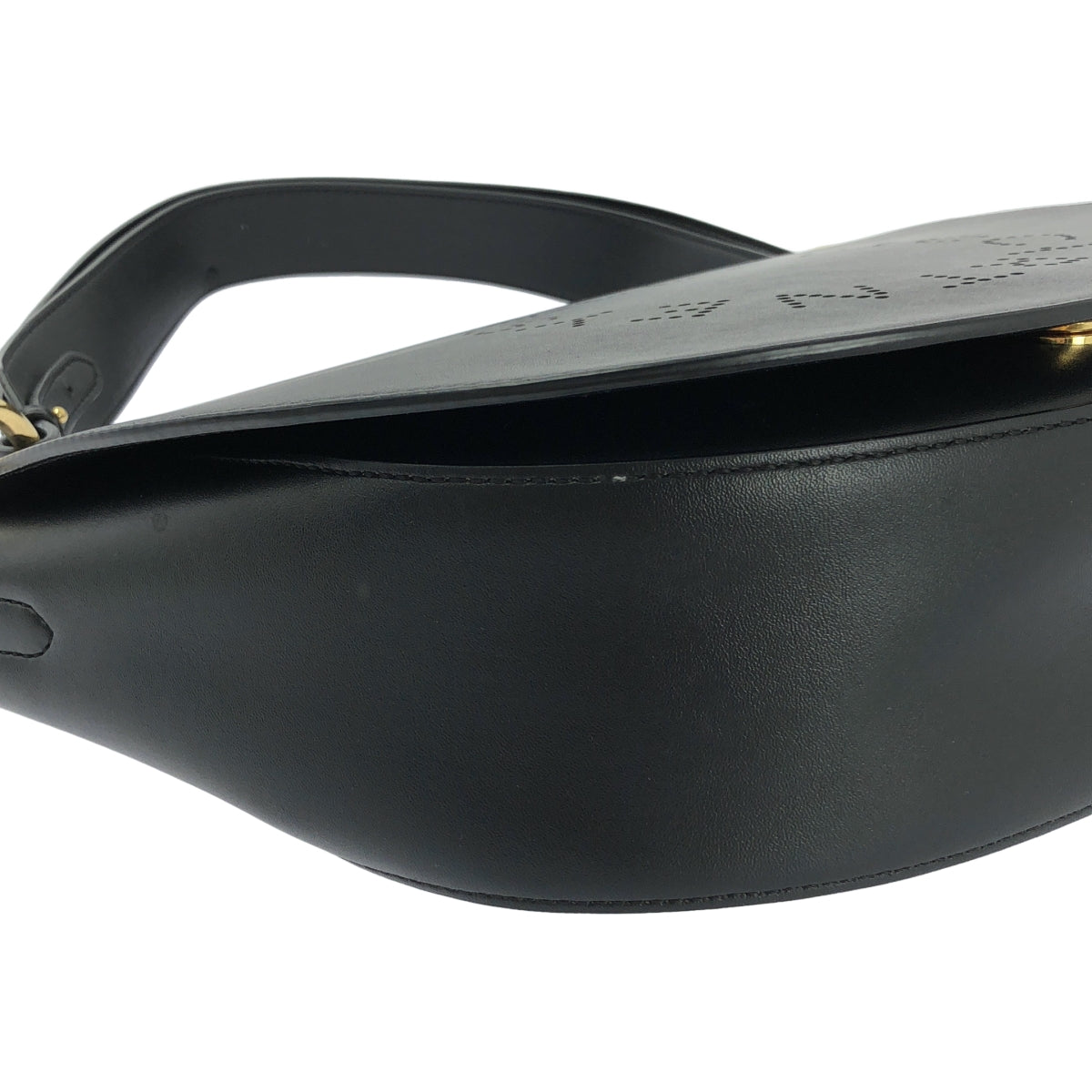 STELLA McCARTNEY | LOGO Marlee 生態柔軟 Alter Mat 翻蓋單肩包 | 標誌半月形單肩包 | 黑色 | 女款