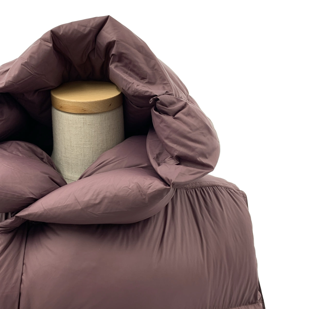 Rick Owens / 릭 오웬스 | 2023AW | SLEEVELESS HOODED LINER COAT 푸데드 민소매 다운 코트 | 48 | 남성