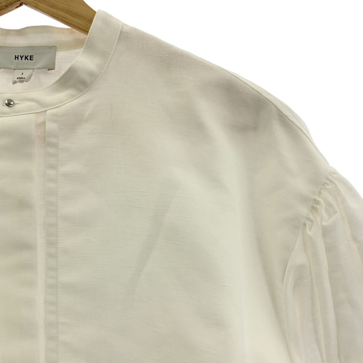 HYKE / 하이크 | 2024SS | C/L BALLOON SLEEVE BLOUSE 린넨 코튼 밴드 컬러 셔츠 | 1 | 여성