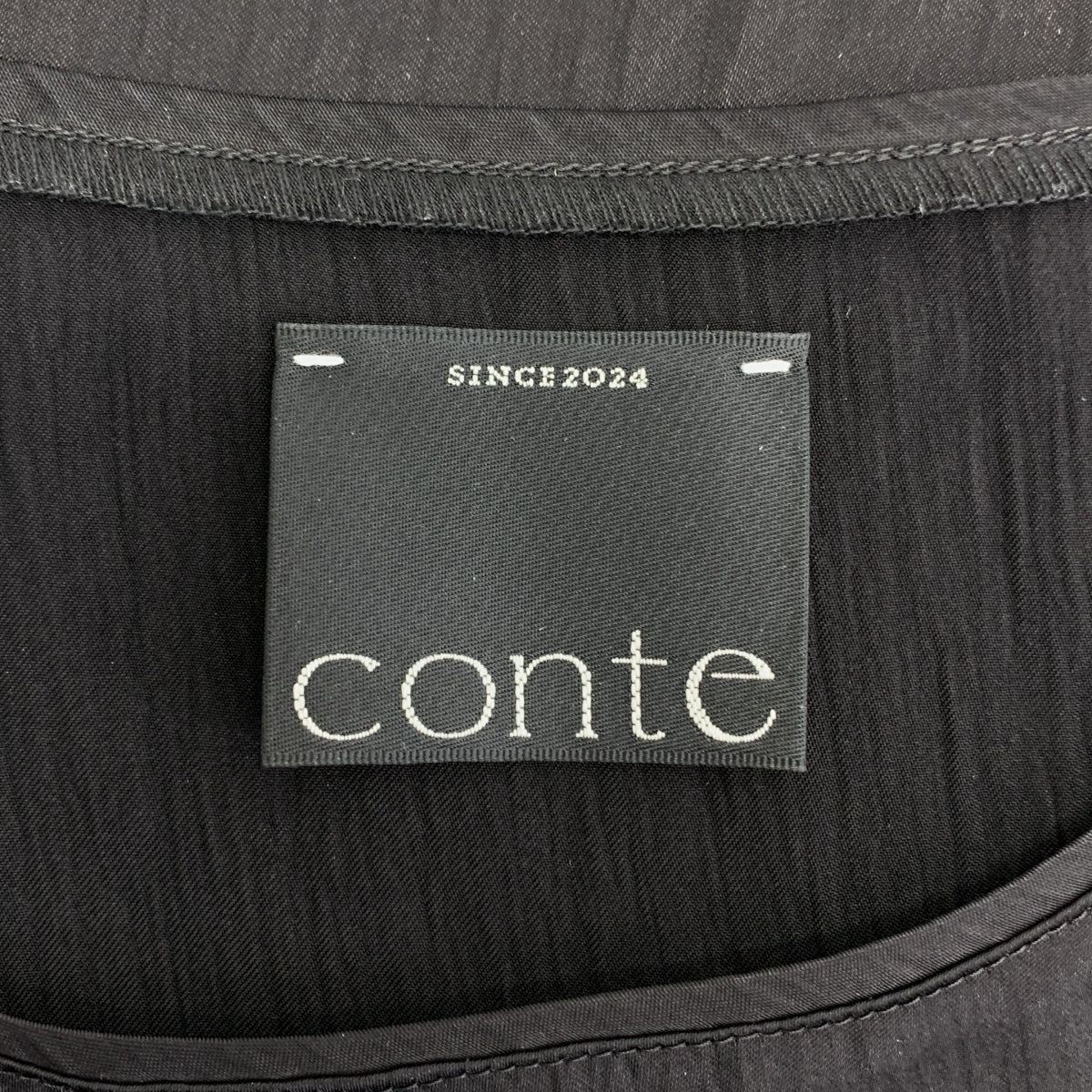 conte | 緞面背心襯衫 |