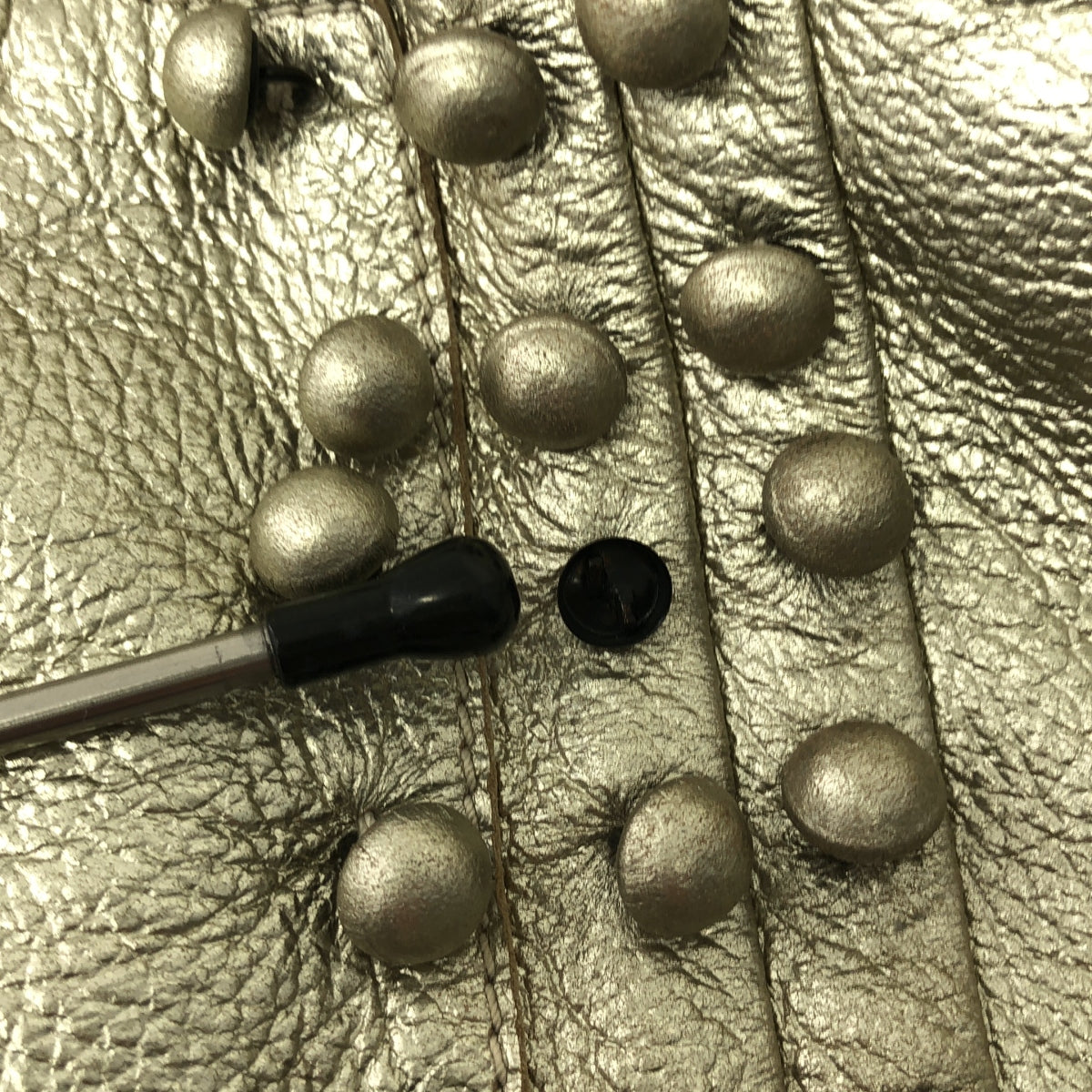 LOEWE / 로에베 | 탁 버튼 디테일 가죽 재킷 | 36 | 실버 | 여성