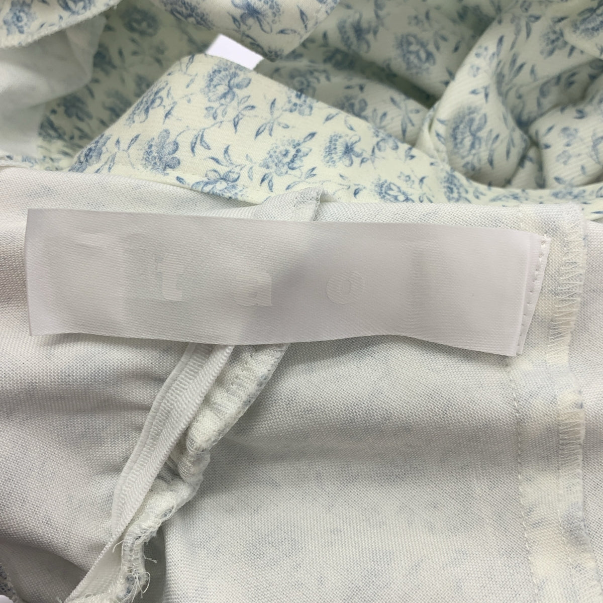 【美品】  tao COMME des GARCONS / タオコムデギャルソン | 2022SS | 総柄 フリル装飾 付け袖 ボレロ ジャケット | ホワイト/ブルー | レディース