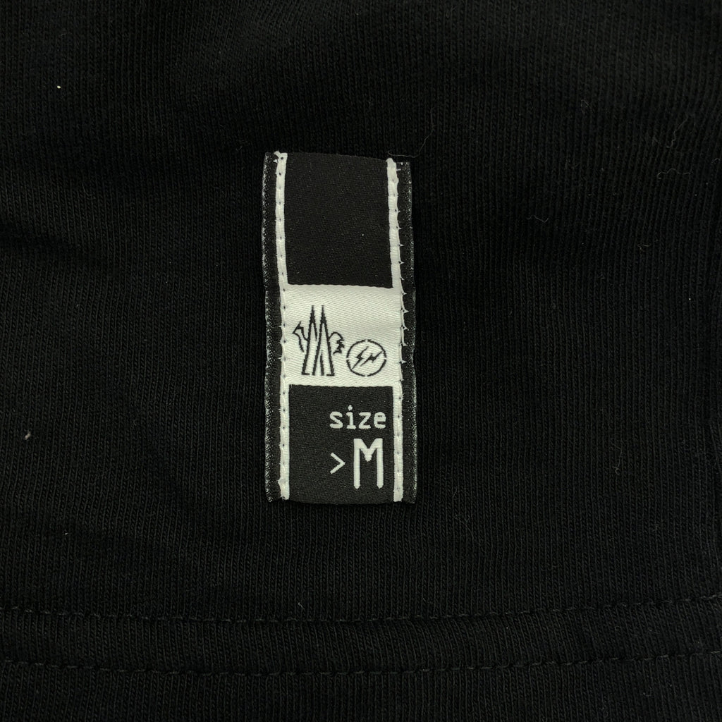 MONCLER/盟可伶 | × FRAGMENT DESIGN / Fragment Design MAGLIA T-SHIRT / 標誌印花T卹剪裁與縫製 | M |黑色 |男士