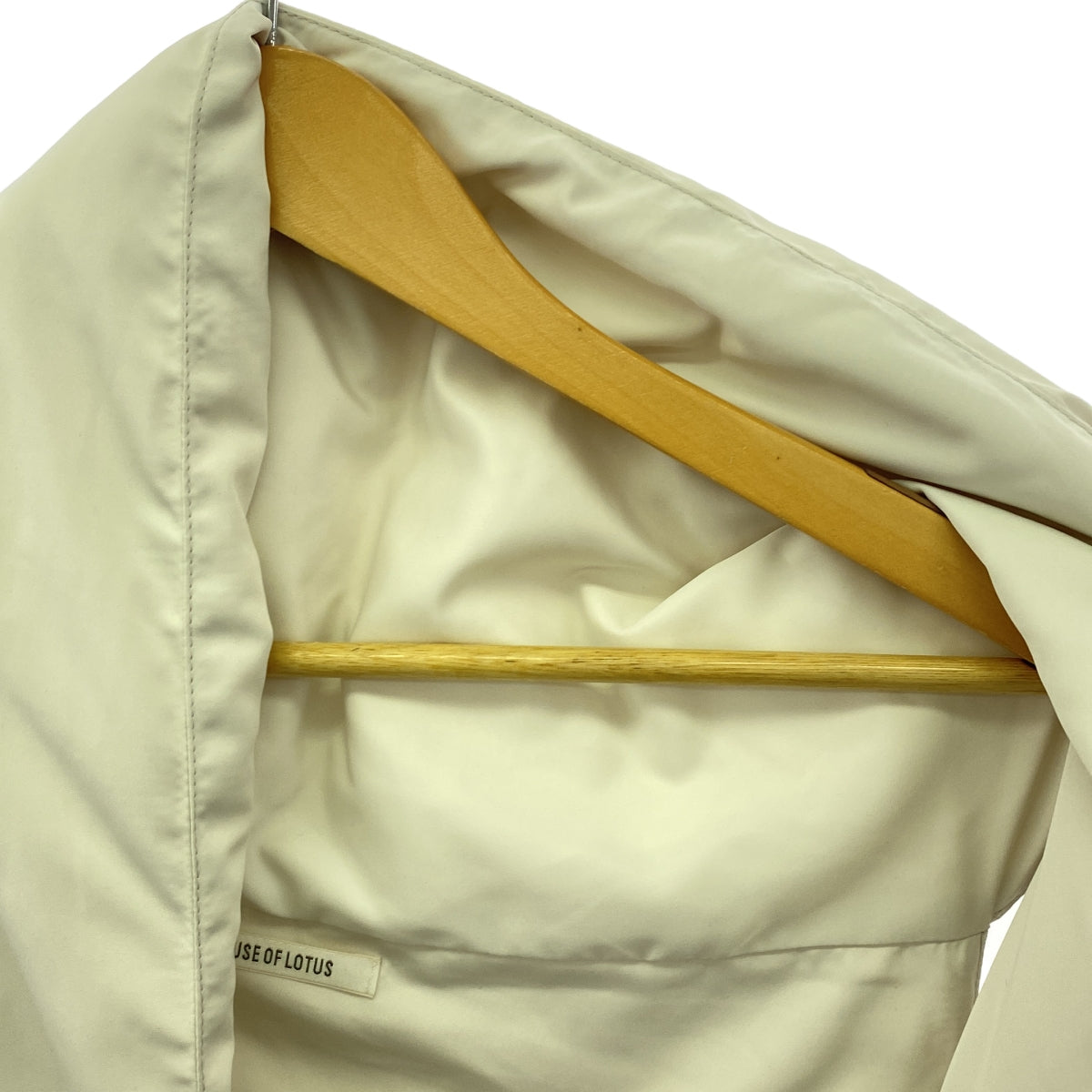 [品相良好] HOUSE OF LOTUS | 披肩式羽絨背心 | M | 白色 | 女款