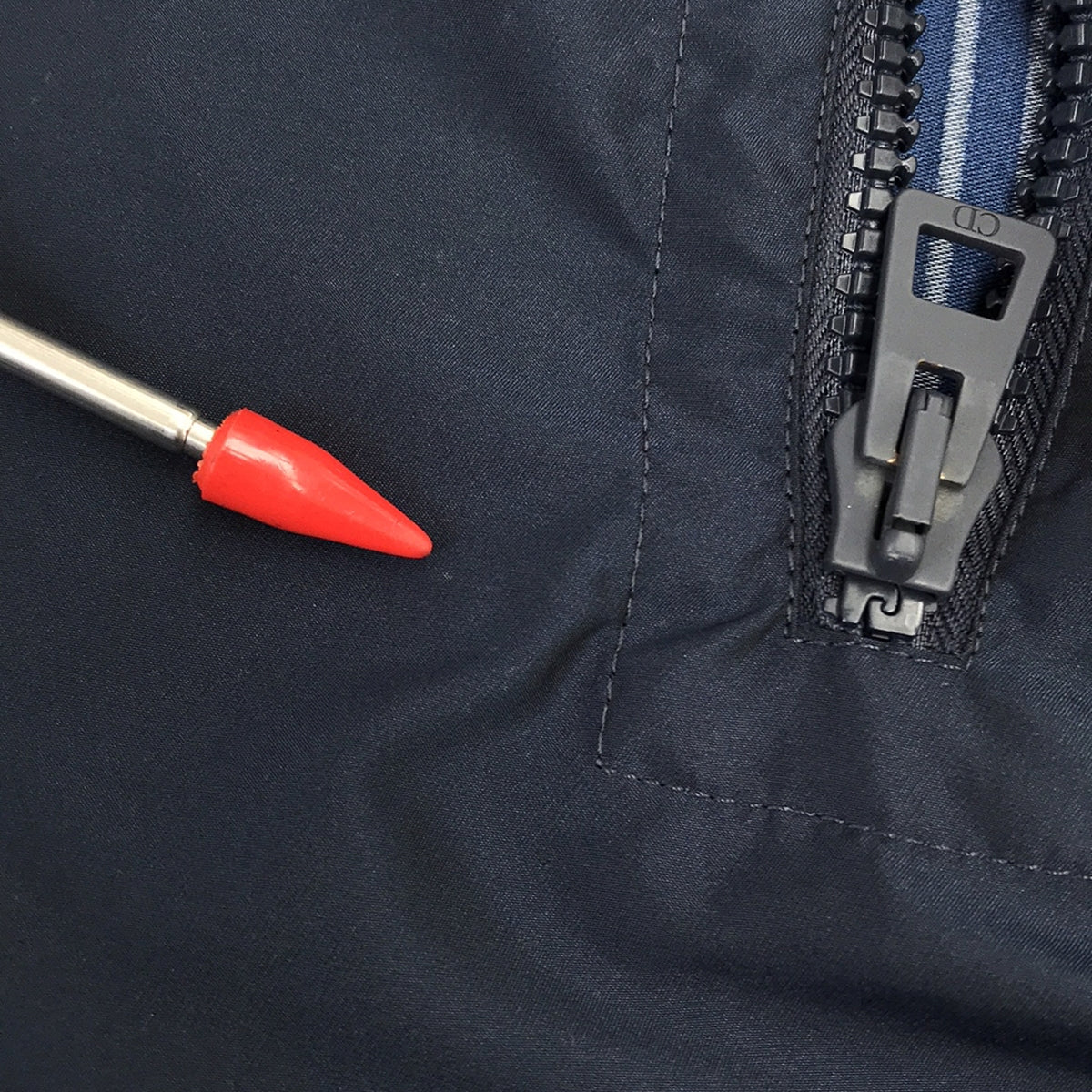 【美品】  Christian Dior / クリスチャンディオール | バックロゴ ハーフジップ フーデッドワンピース | 34 | ネイビー/レッド/シルバー | レディース