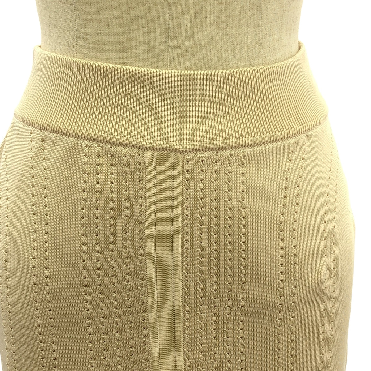 【미품】 HERMES / 헤르메스 | 2023SS | 브리드 두갈라 / 실크 펀칭 니트 스커트 | 36 | 베이지 | 여성