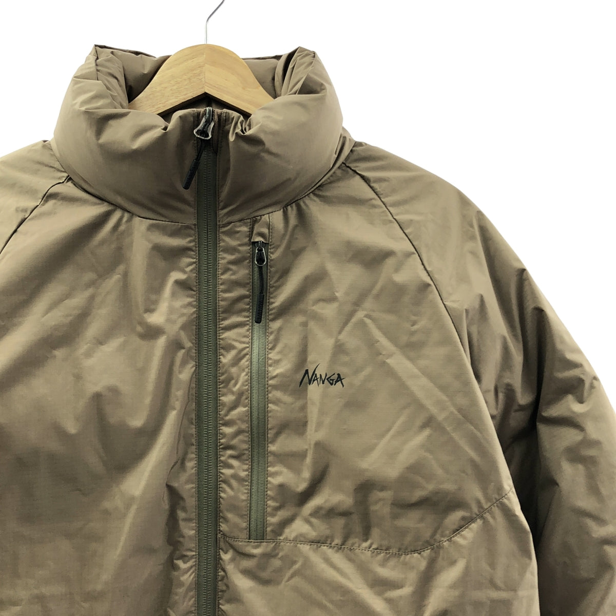 [狀況極佳] NANGA Aurora 羽絨外套 | S 碼 | 卡其色 | 男款