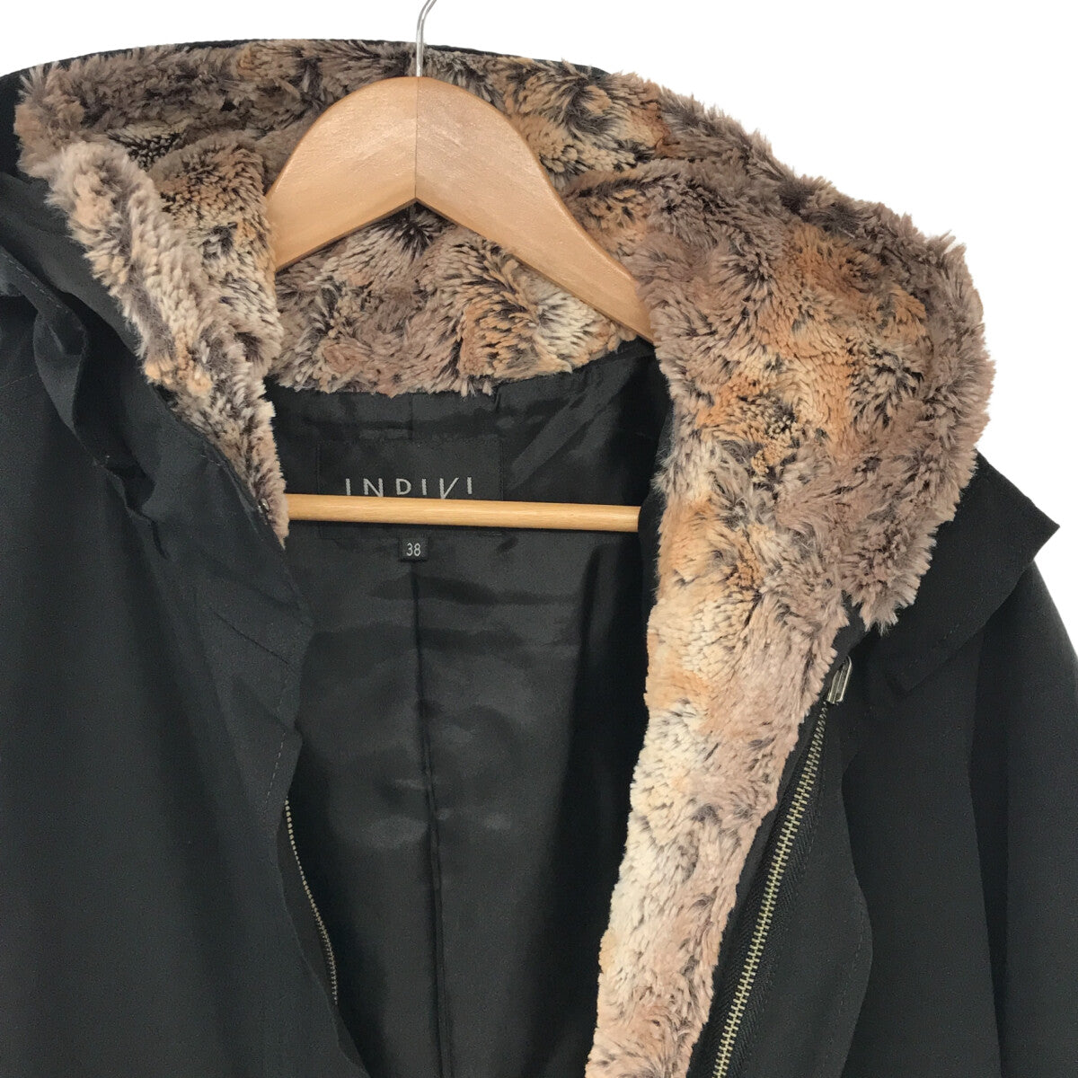 INDIVI | INDIVI Polyester Cotton Raccoon Fur Lined Mod Coat | Size 38 | Black | Women's