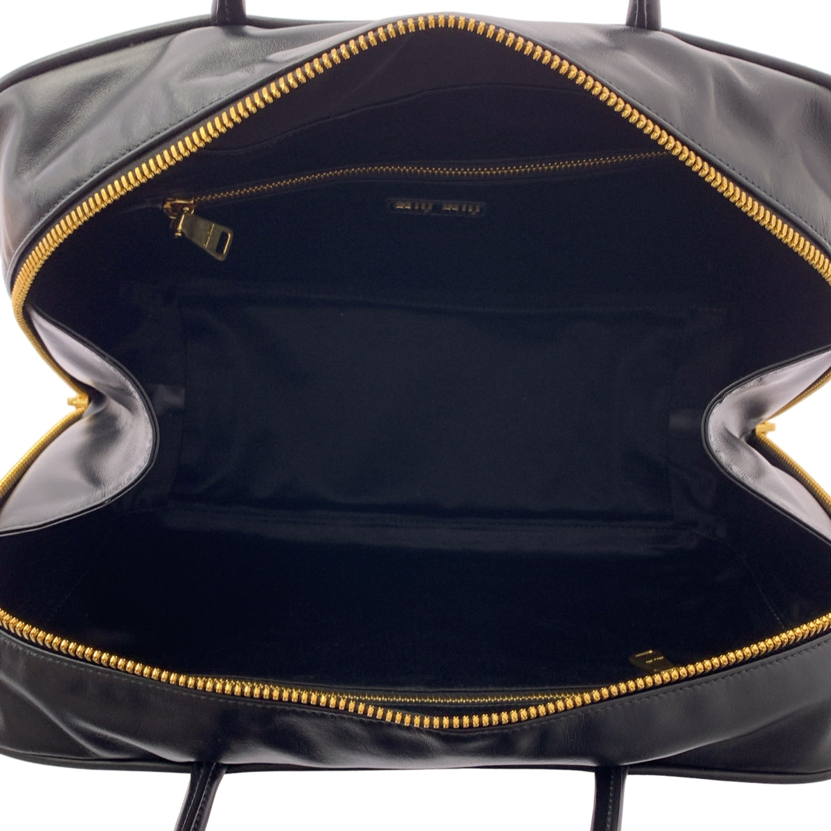 miu miu / 뮤 뮤 | 보 엠보싱 로고 가죽 핸드백 / 5BB117 |