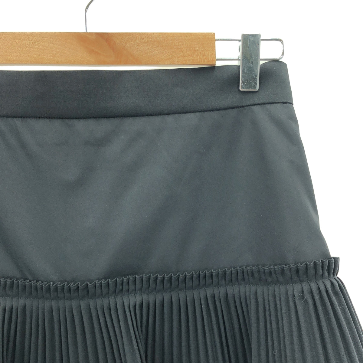 [狀況良好] Max Mara | 2022秋冬 | NAVONA 褶皺迷你裙 | 36 |黑色 |女性的