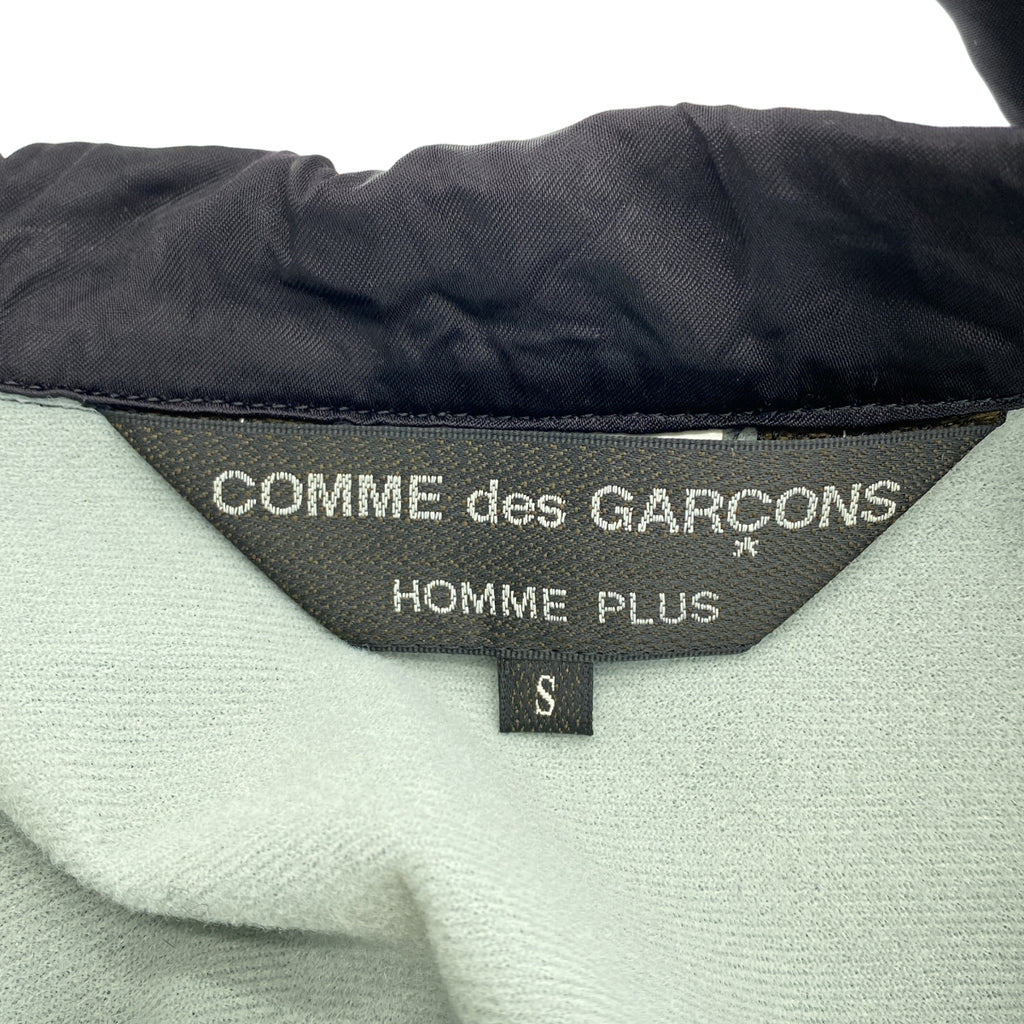 COMME des GARÇONS HOMME PLUS | 2020 春夏 | Orlando / Cupra 緞面教練夾克，背面帶有重構徽標 | | SHOPBOP S 號 |男士