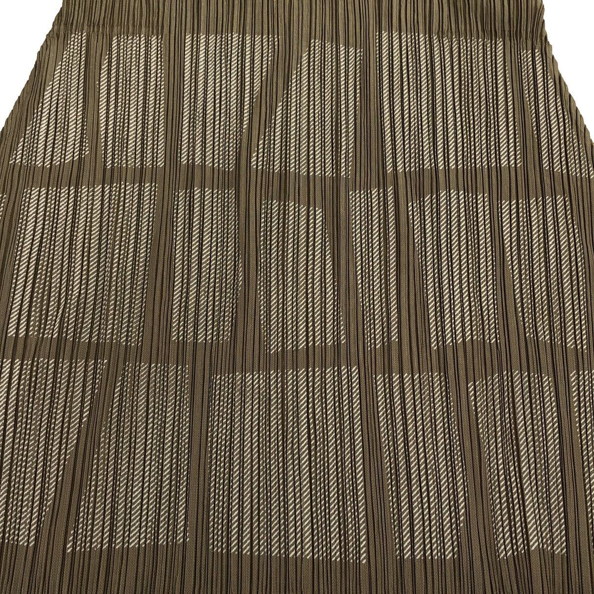 [Good Condition] PLEATS PLEASE ISSEY MIYAKE | V-neck A-line dress | Size 3 | Khaki | Women's