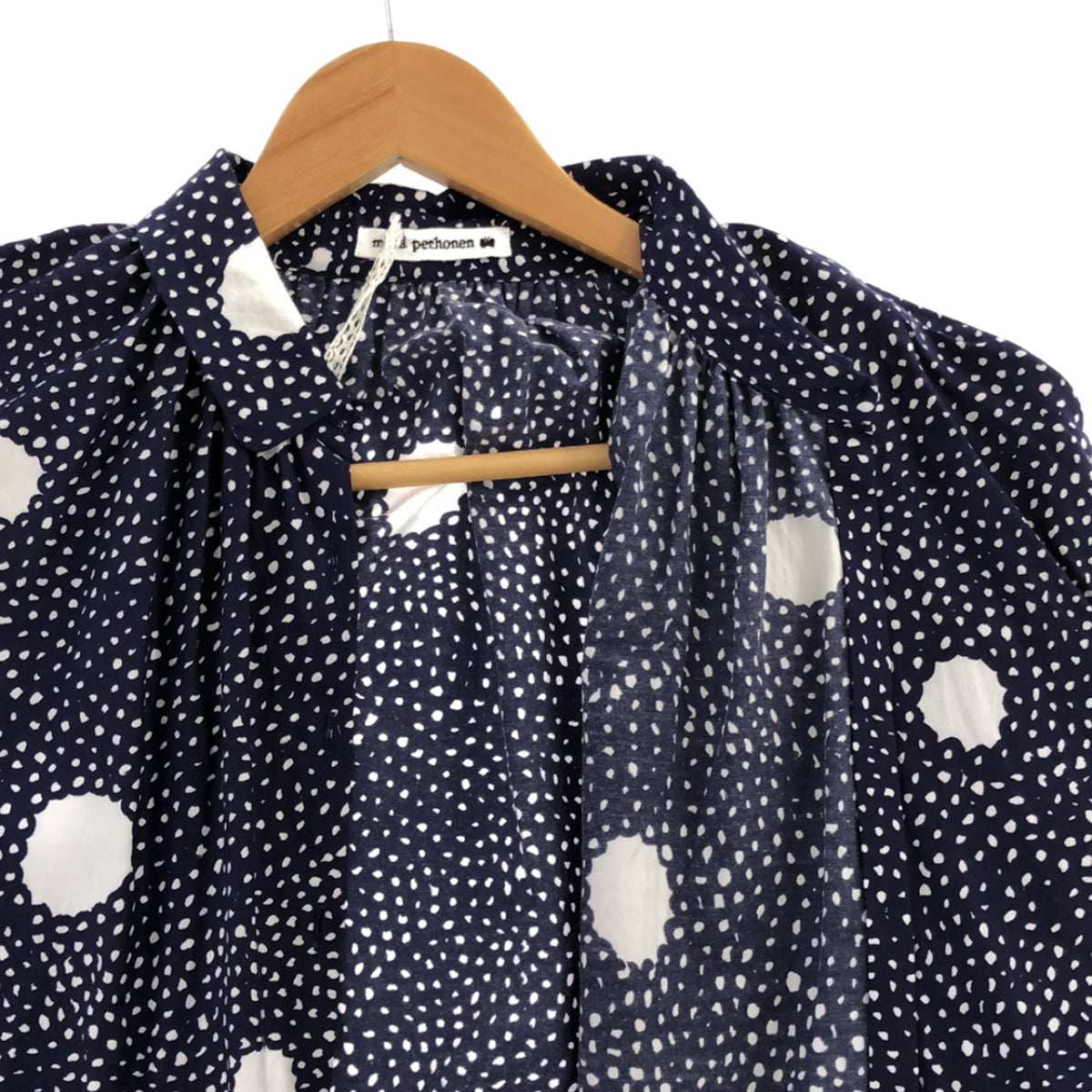 [Good Condition] mina perhonen | 2017 s/s | skum print gathered blouse | 36 | Navy/White | Women's