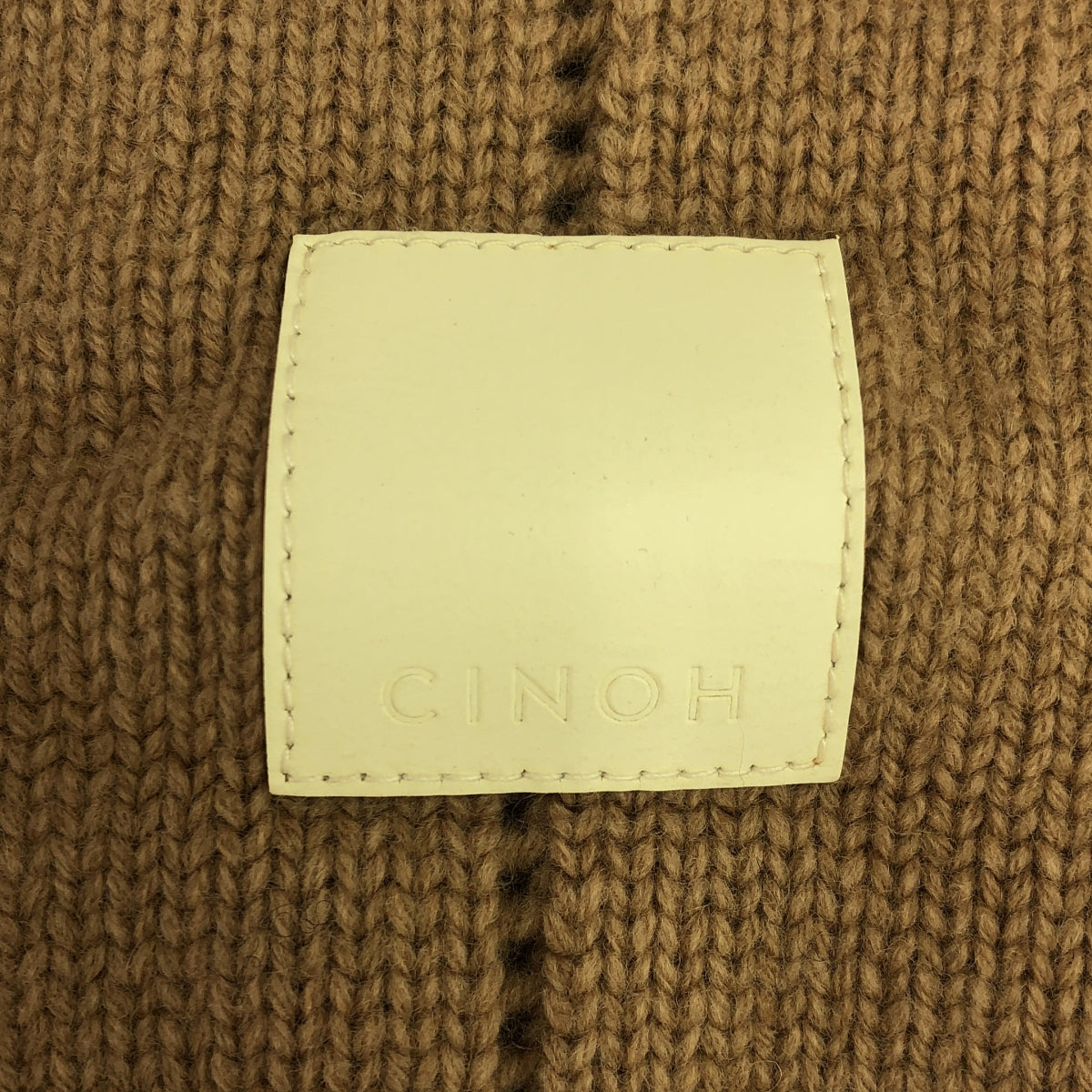 CINOH / チノ | OVER SIZE HI NECK KNIT / ロゴ レザーパッチ ハイネック ニット セーター | 36 | ブラウン | レディース
