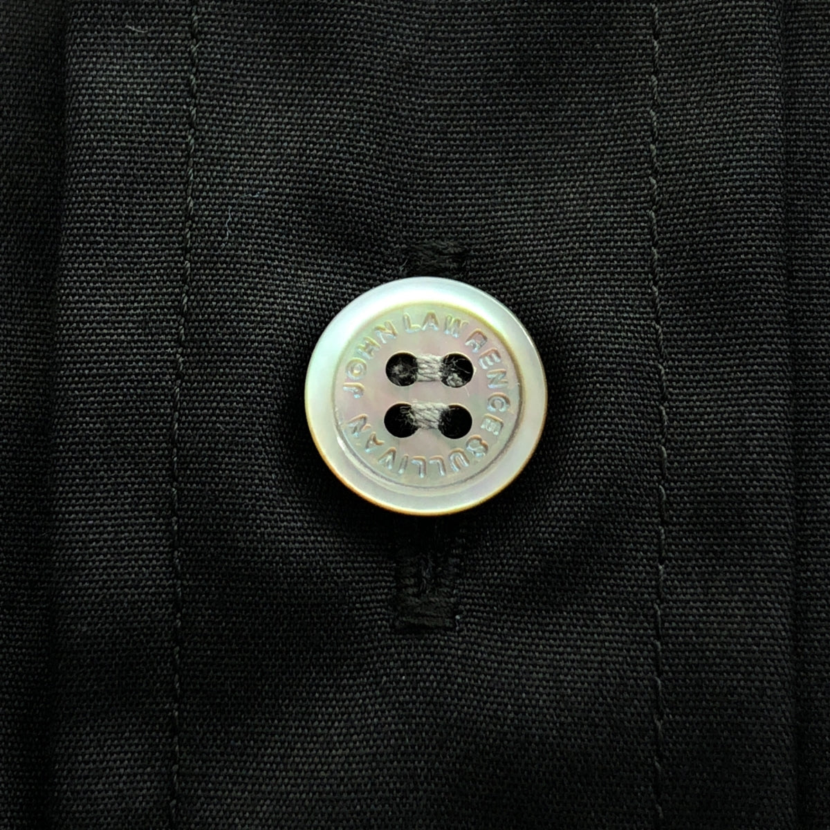 【美品】  JOHN LAWRENCE SULLIVAN / ジョンローレンスサリバン | Broadcloth double sleeve shirt / 変形 ロゴボタン ダブルスリーブ オーバー シャツ | 44 | ブラック | メンズ