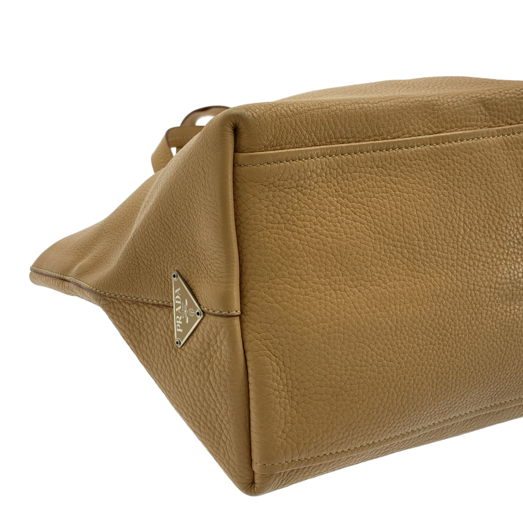 PRADA / 프라다 | 트라이앵글 로고 삼각 플레이트 가죽 토트 백 |