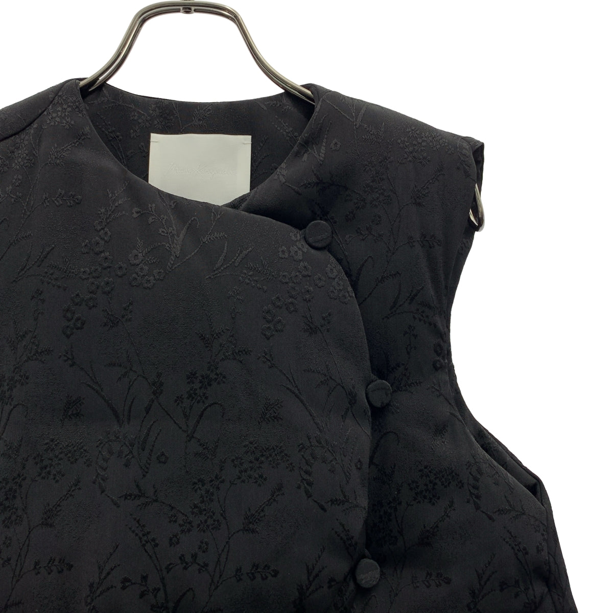 Mame Kurogouchi / 마메쿠로고우치 | 2025AW | Floral Jacquard Rounded Down Vest 플로럴 자가드 라운드 다운 베스트 | 1 |