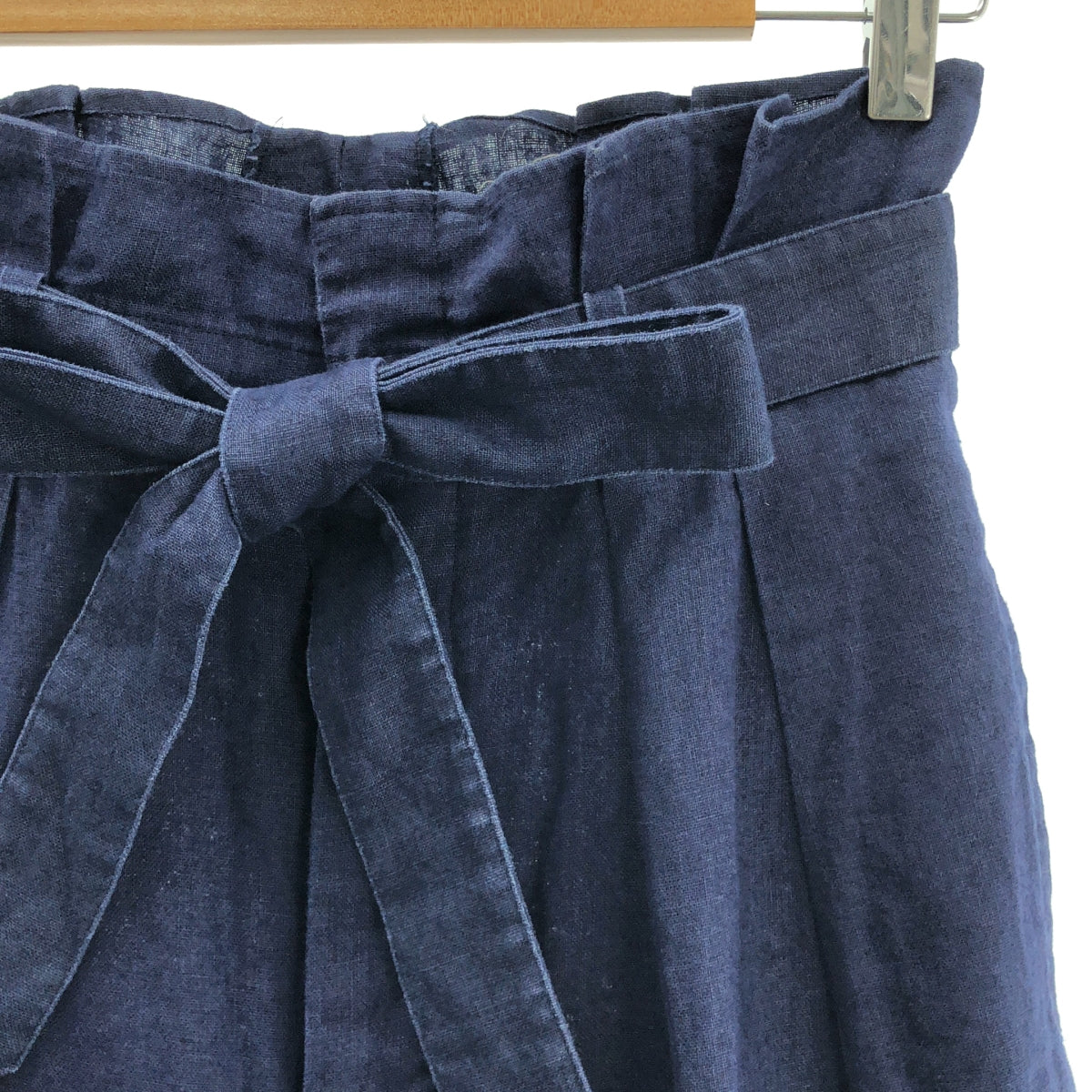 JUN MIKAMI / ジュンミカミ | リネン ハイウエスト タック ベルテッドパンツ | ネイビー | レディース