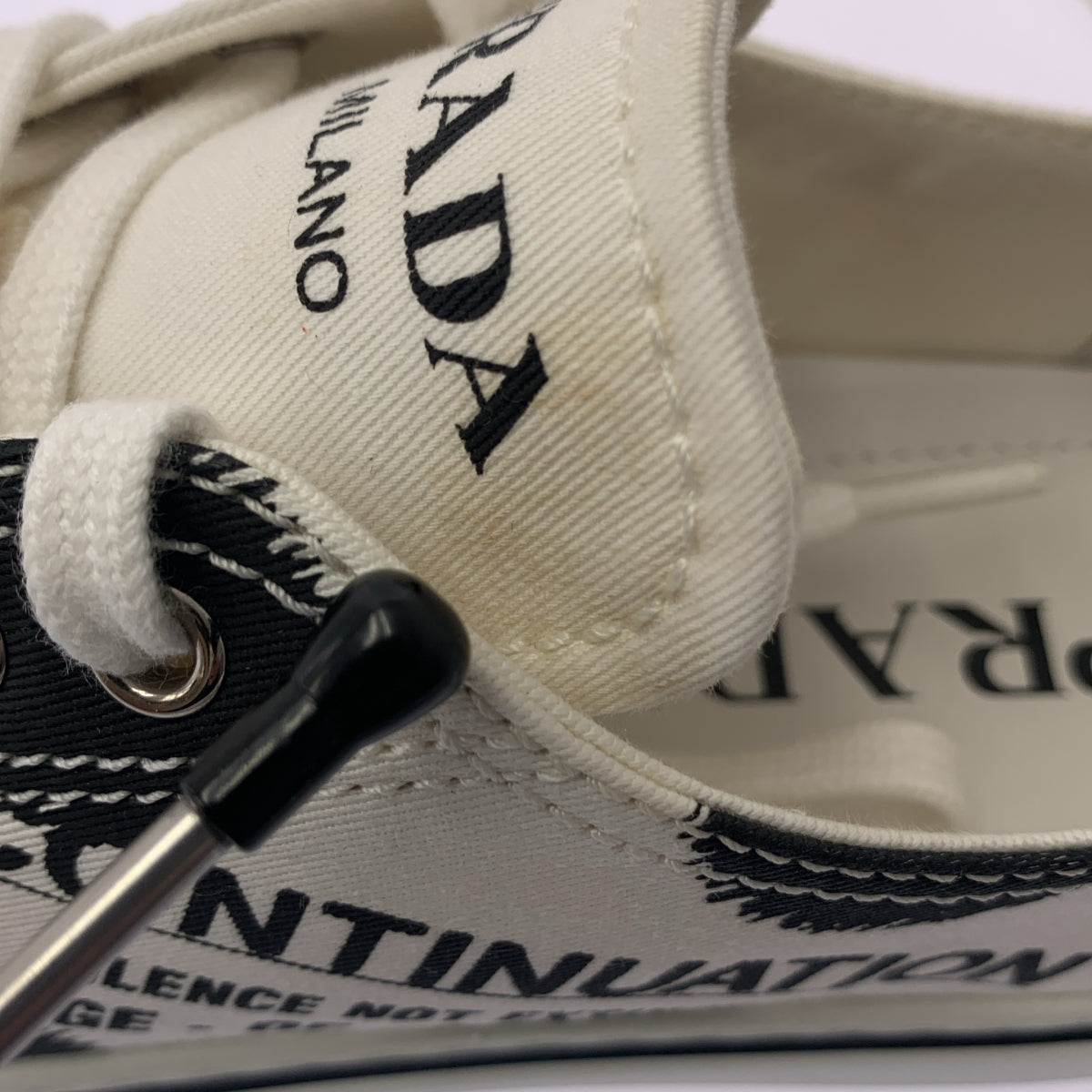 PRADA / プラダ | キャンバス ドット ポインテッドトゥ スニーカー | 36 | ホワイト | レディース