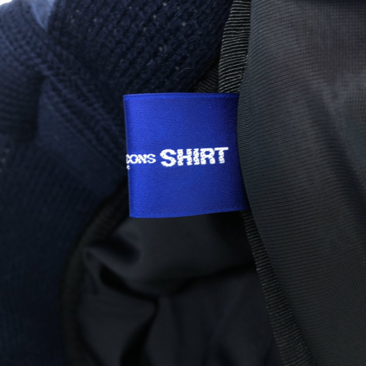 [狀況良好] COMME des GARCONS 襯衫 | 2024AW | 腈綸針織手提包 | 海軍藍 / 紅色 / 象牙白 | 男款