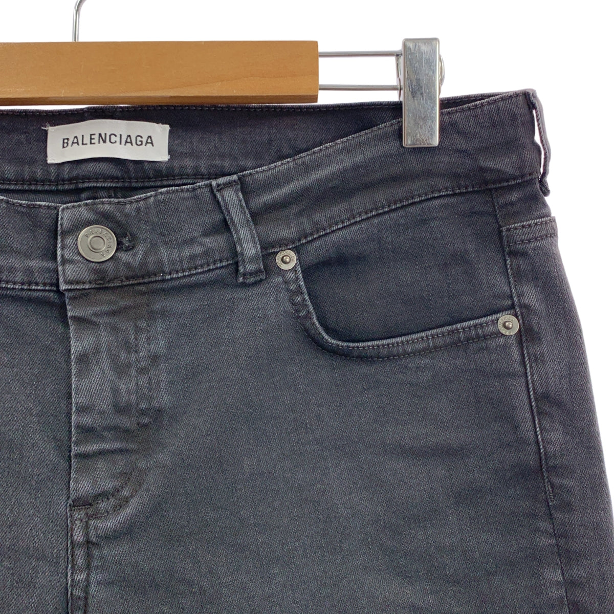 [狀況極佳] BALENCIAGA | 彈性緊身牛仔褲 | 尺寸 42 | 炭灰色 | 女款