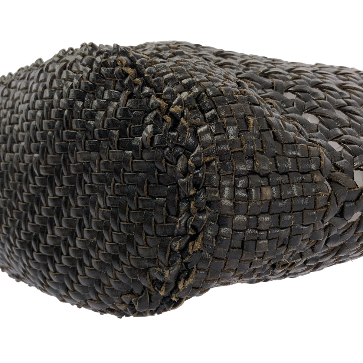 human woman / 휴먼 우먼 | Craig for 가죽 바구니 가방 |