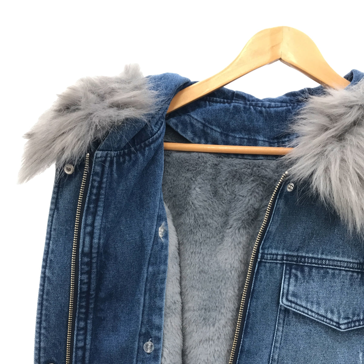 SCOTCLUB | Distressed denim overcoat hoodie with detachable fur liner | Size 9 | Women's